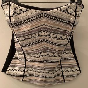 White House Black Market NWT size 4 black/white